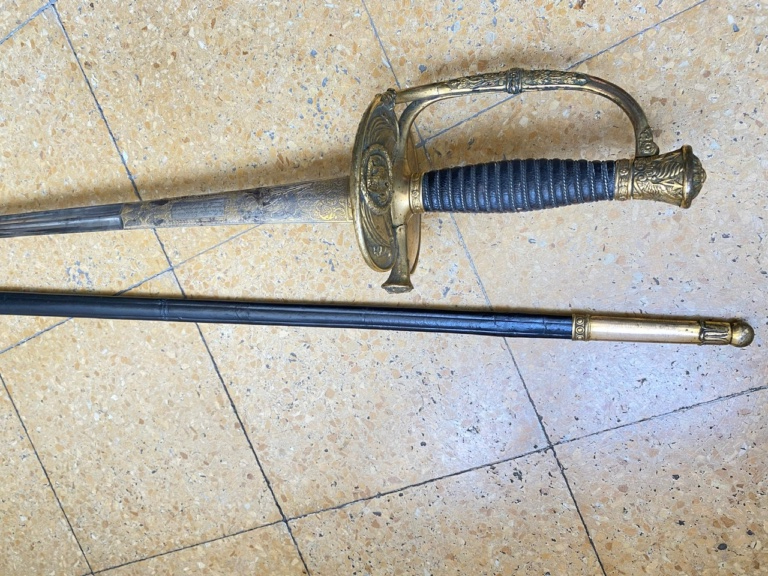 Etrange Epée d'Officier Français M 1817 à lame ciselée type glaive Klingenthal Img_5313