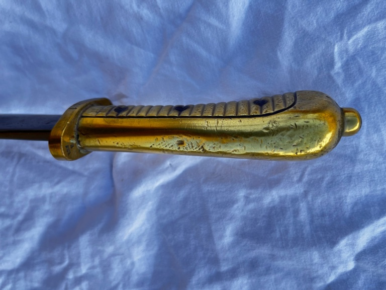 Aide à identifier poignard de marine de la première moitié du XIXème siècle Img_6518
