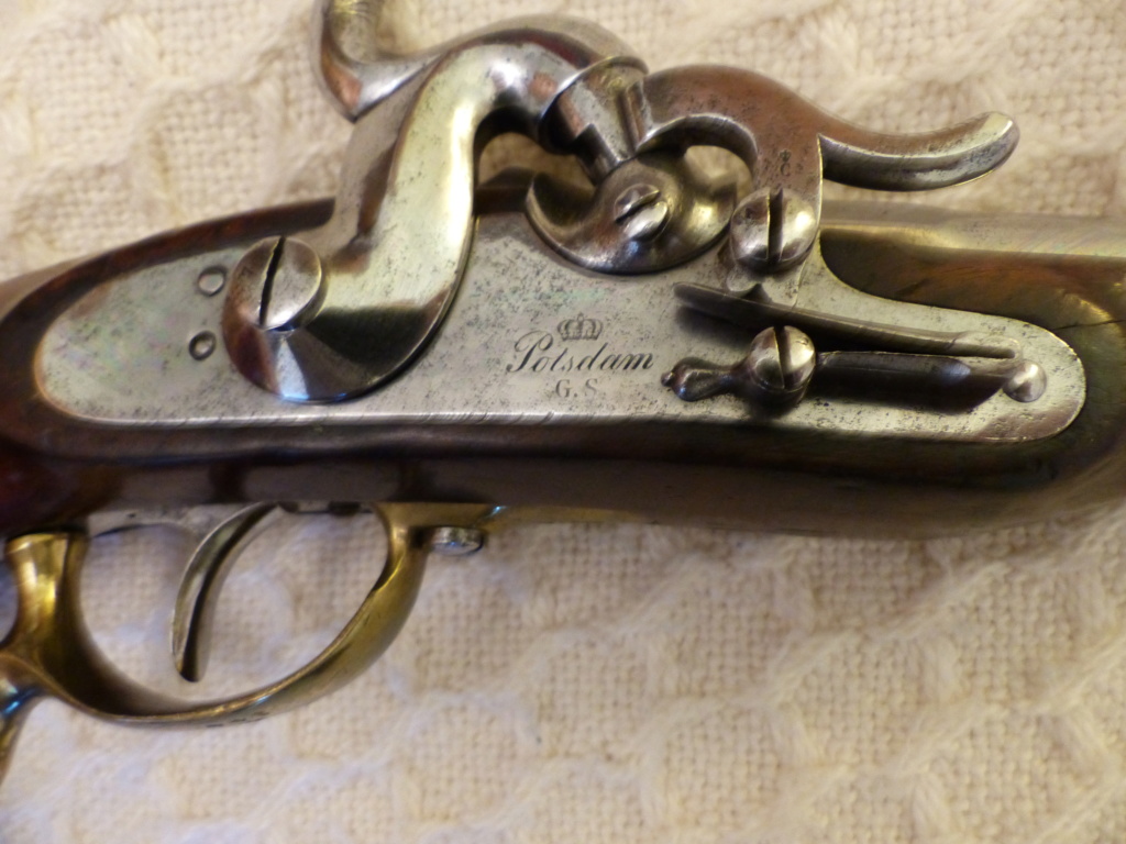 Pistolet Prussien à percution mle 1850 et mon cadeau de Noël P1090023