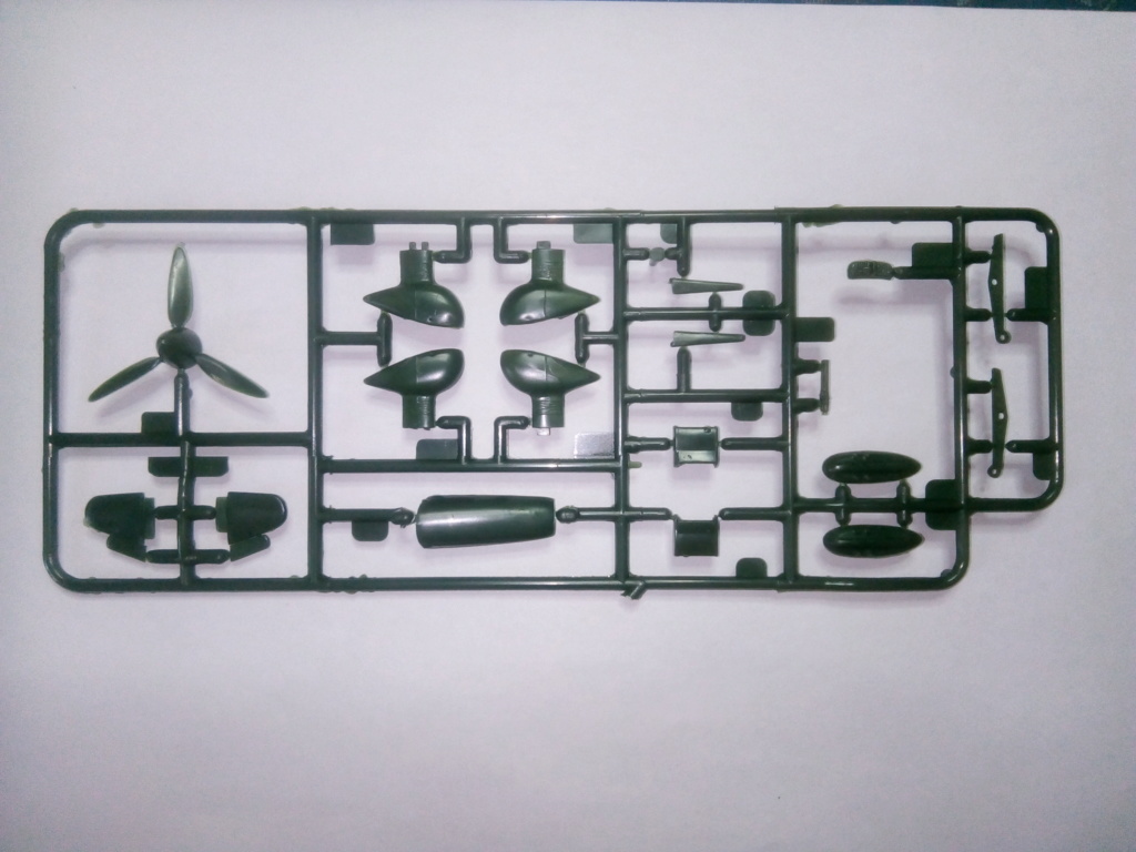 Revell. Junkers Ju 87 G/D Tank Buster. FINI 00410