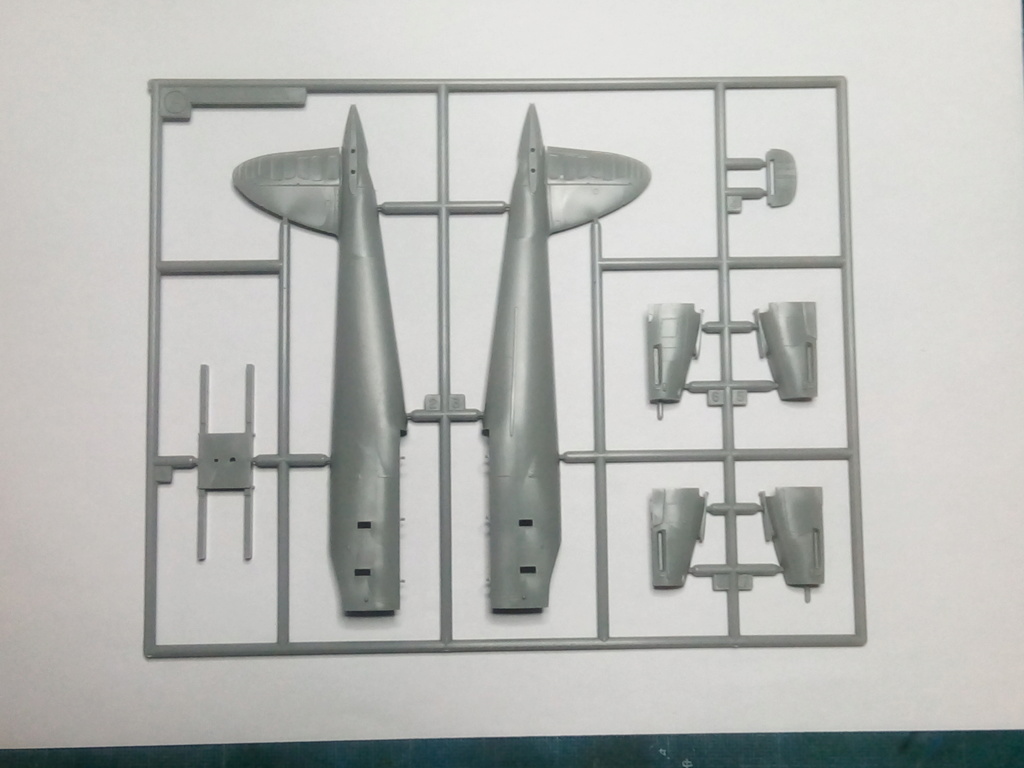 Hasegawa:  De Havilland Mosquito  FINI 00511