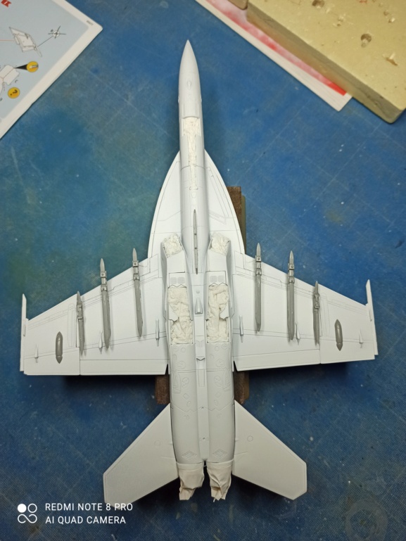  [ Revell ] MAVERICK'S F/A - 18E SUPER HORNET. FINI 2330