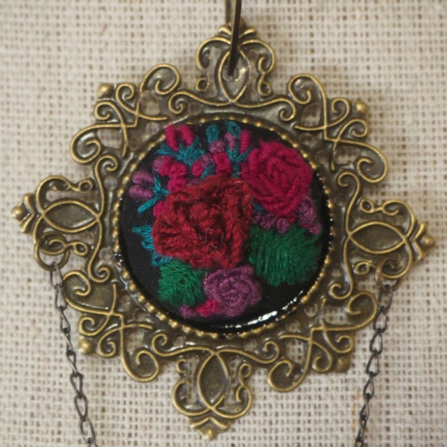 [Création] Collier en broderie florale 29909111