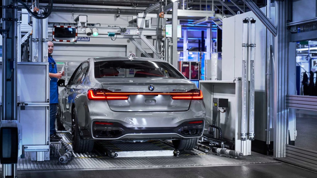 BMW i7S será o novo Série 7 elétrico de 670 cv e 600 km de autonomia 2020-b49