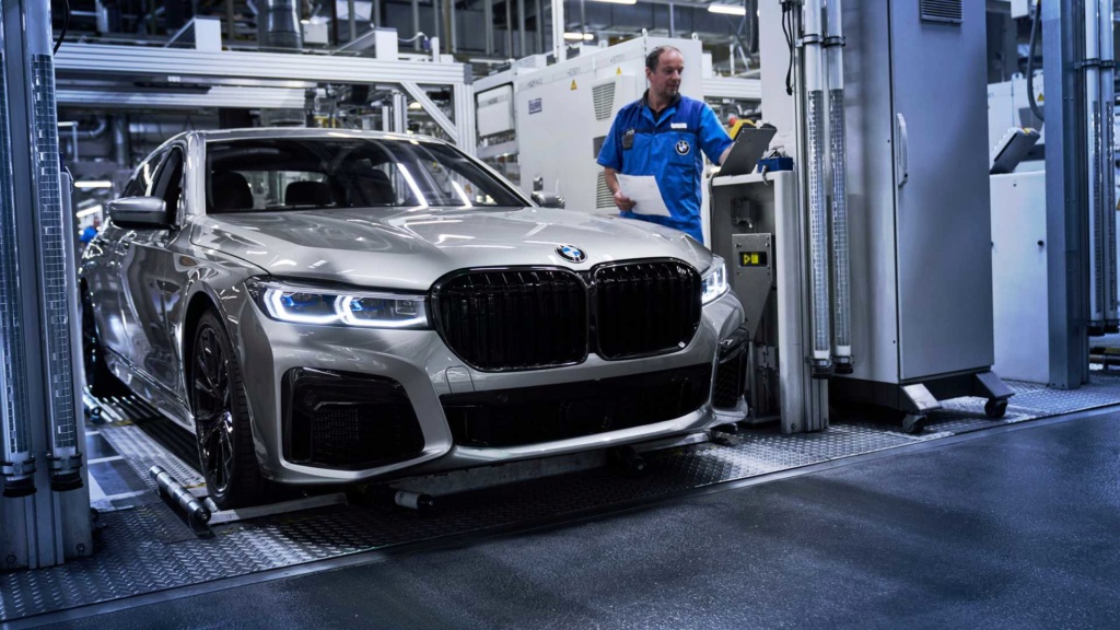 BMW i7S será o novo Série 7 elétrico de 670 cv e 600 km de autonomia 2020-b51