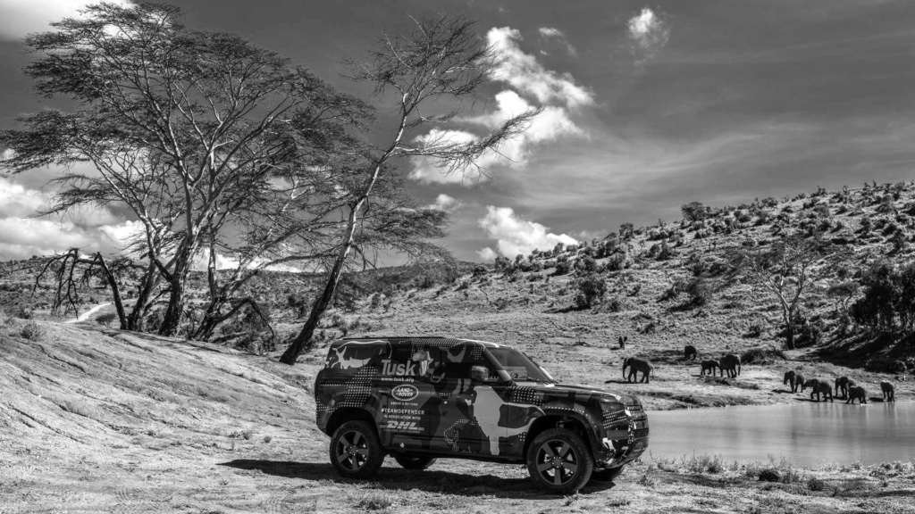 Novo Land Rover Defender já rastreia leões na África 2020-l44