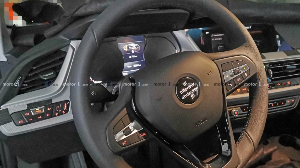 Novo BMW Série 1 revela interior em novas imagens Bmw-1-11