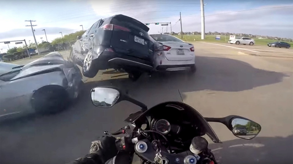 Proibir moto na Marginal Pinheiros é como culpar arma pela violência Motorc10