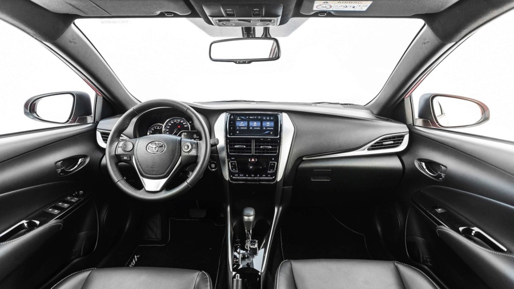 Toyota Yaris fica mais caro e praticamente "mata" versões manuais Toyota28
