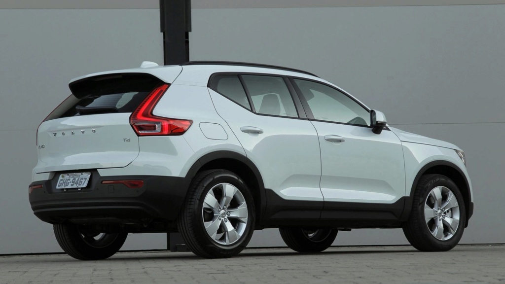 Volvo cogita lançar compactos, incluindo SUV abaixo do XC40 Volvo-18