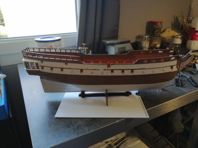 [REVELL] Frégate USS BONHOMME RICHARD 1/132ème Réf 05113 10210