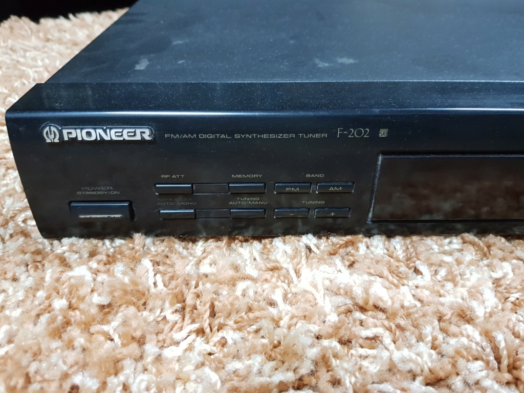 Pioneer F-202/SL FM/AM Digital Synthesizer Tuner (sold) 20191211