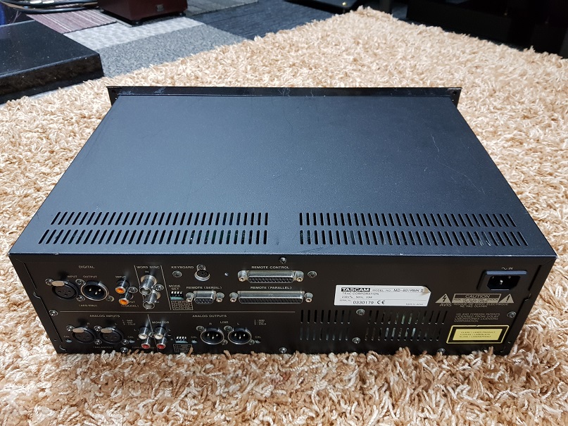 Tascam MD-801R MK-II Professional Studio MiniDisc MD Recorder Player(Used) 20201261