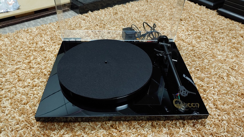 Rega QUEEN Limited Edition turntable (Sold) 20220320