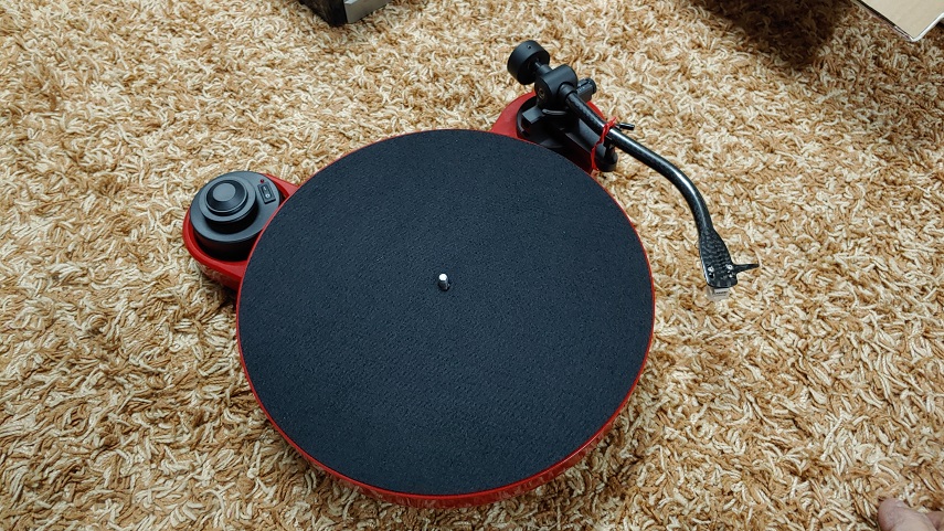 Pro-Ject RPM-1 Carbon Turntable (Used) 20230333