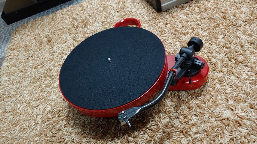 Pro-Ject RPM-1 Carbon Turntable (Used) 20230334