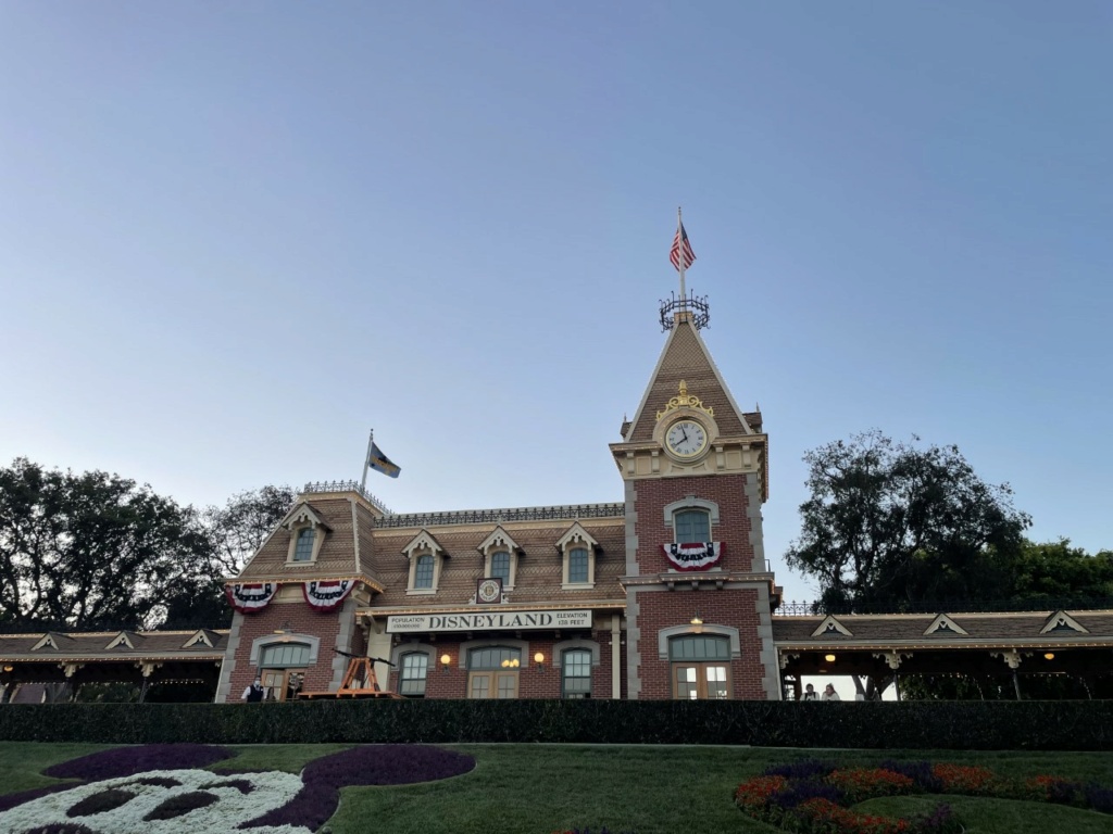 Coast to Coast -Part 1: Disneyland Resort Edition- - Página 2 222