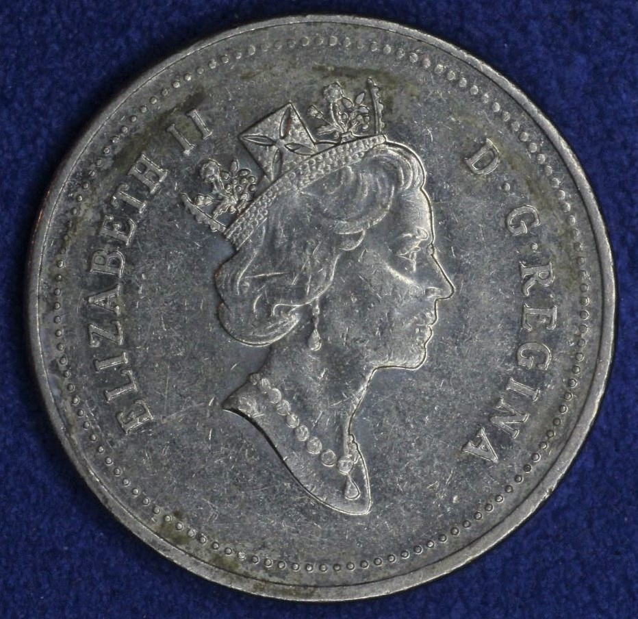 1998 - Coin fendillé sur la feuille d'érable de gauche 5_c_1913