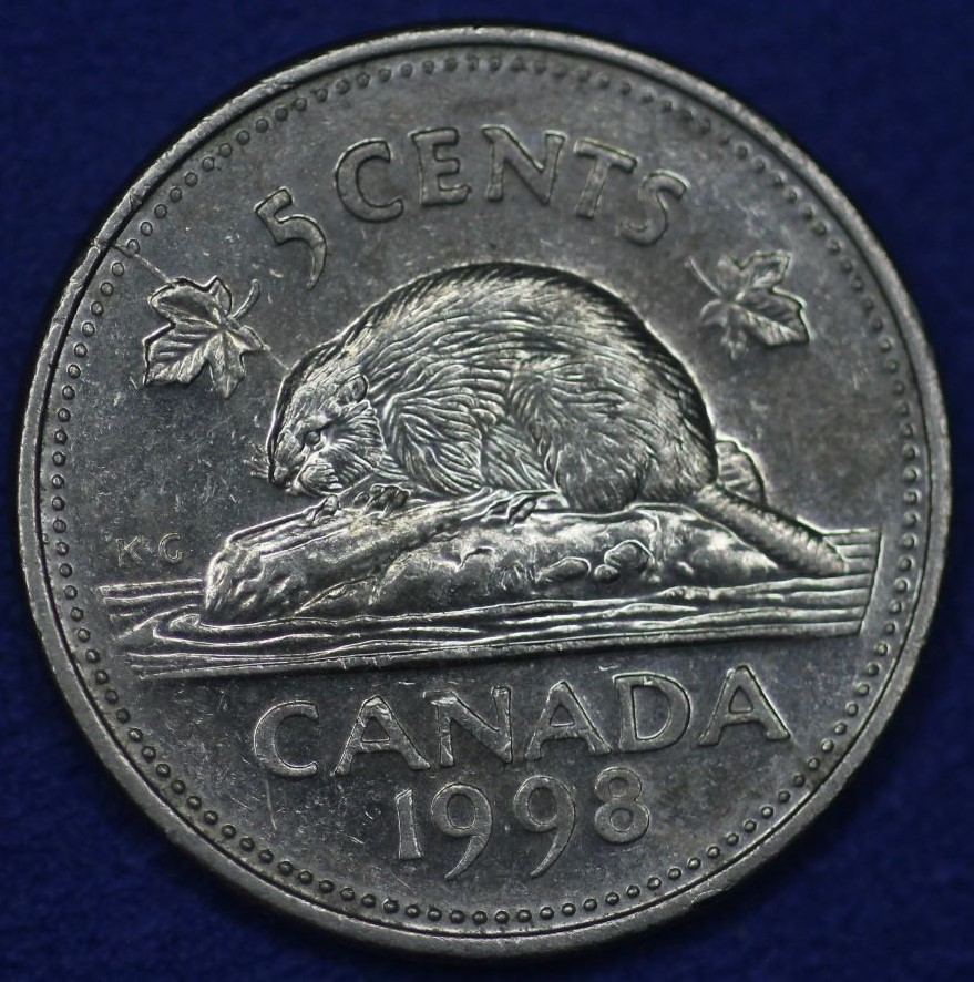 1998 - Coin fendillé sur la feuille d'érable de gauche 5_cent10