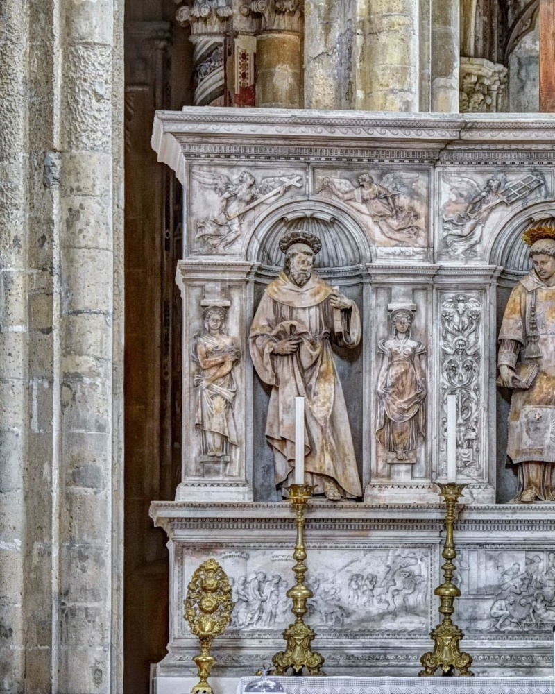 Италия - Церковь Сан-Лоренцо-Маджоре (San Lorenzo Maggiore), Неаполь, Италия Photo393