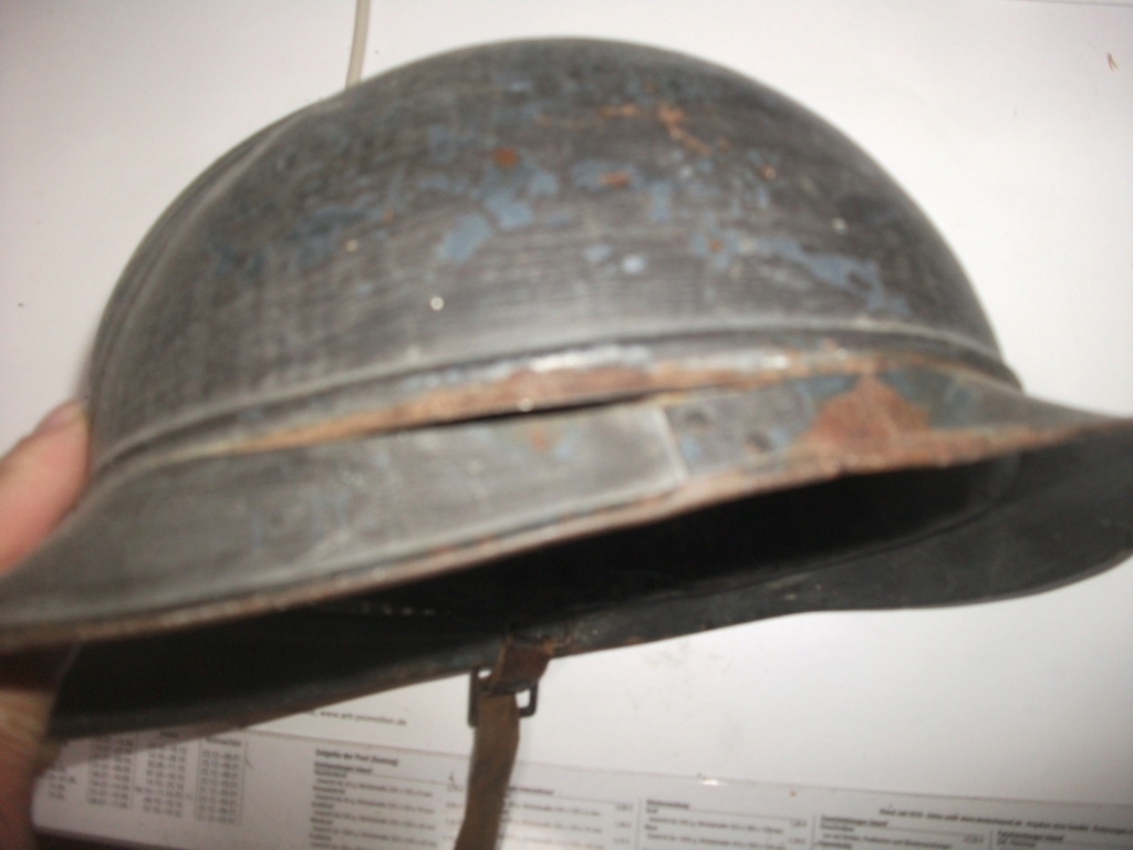 casques allemands casque U.S casque francais Dscf1918