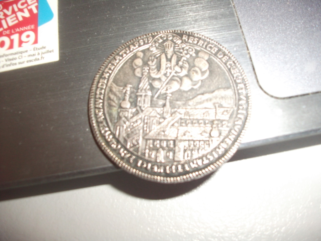 médaille allemande en argent militaire ou religieuse Dscf7913