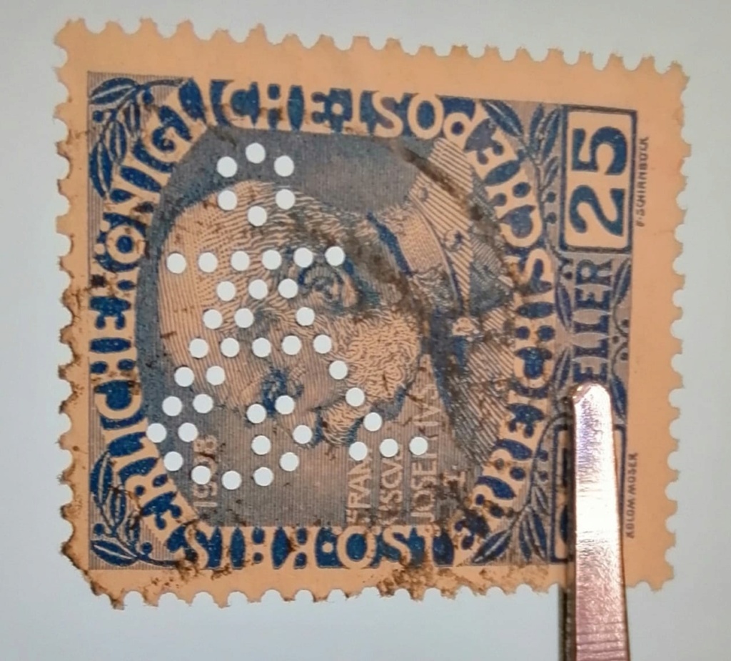 Lochung auf Briefmarken - Perfin - Österreich 27294110
