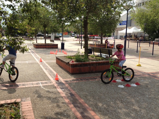 Quartier d'été --> Stand Cyclisme du 22 au 26 Juillet. Img_2612