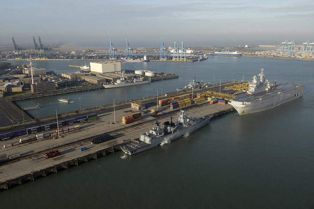 Zeebrugge naval base : news - Page 14 Le_bay11