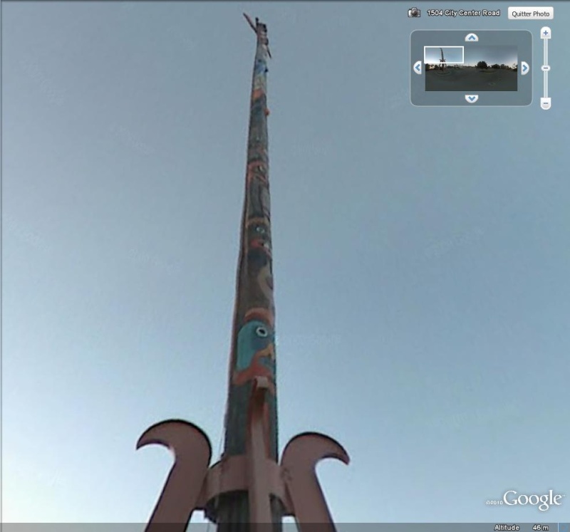 STREET VIEW : les totems Tom210
