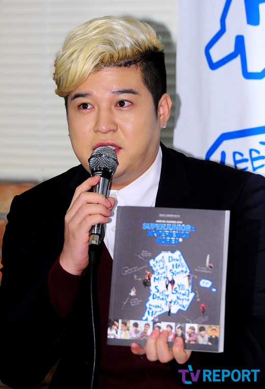 Super Junior's Experience Korea conférence de presse + fansign 11-09-13 Tvrepo21