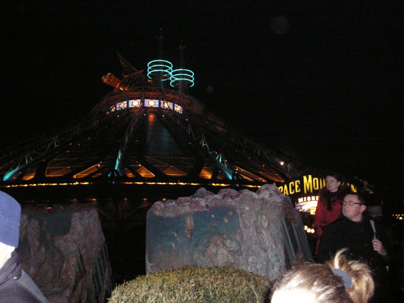 Vos photos nocturnes de Disneyland Paris - Page 6 P1010011