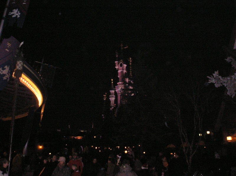 Vos photos nocturnes de Disneyland Paris - Page 6 P1010012