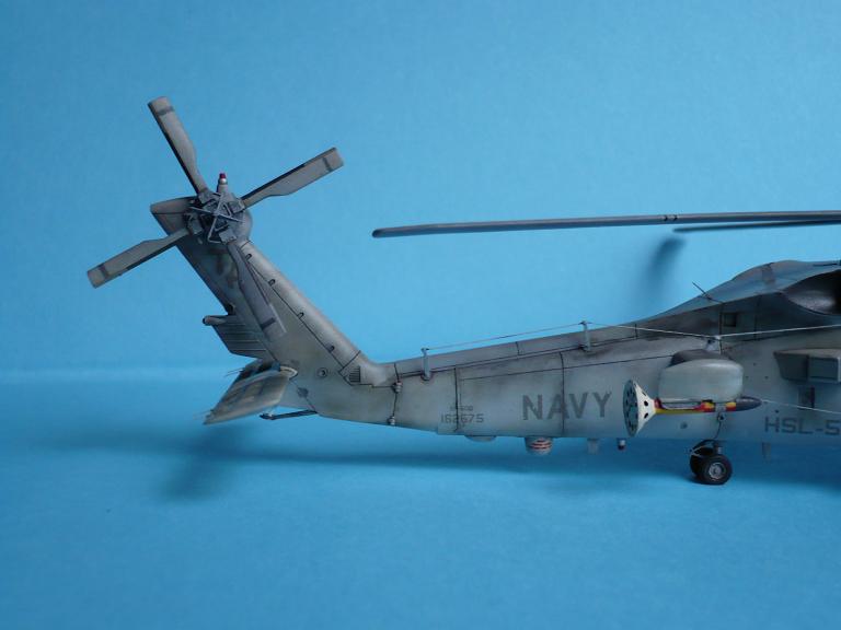 [CONCOURS HELICO] SH-60B  SEAHAWK - HASEGAWA 1/72ème Fin du montage le 15/12/08 - Page 6 F610