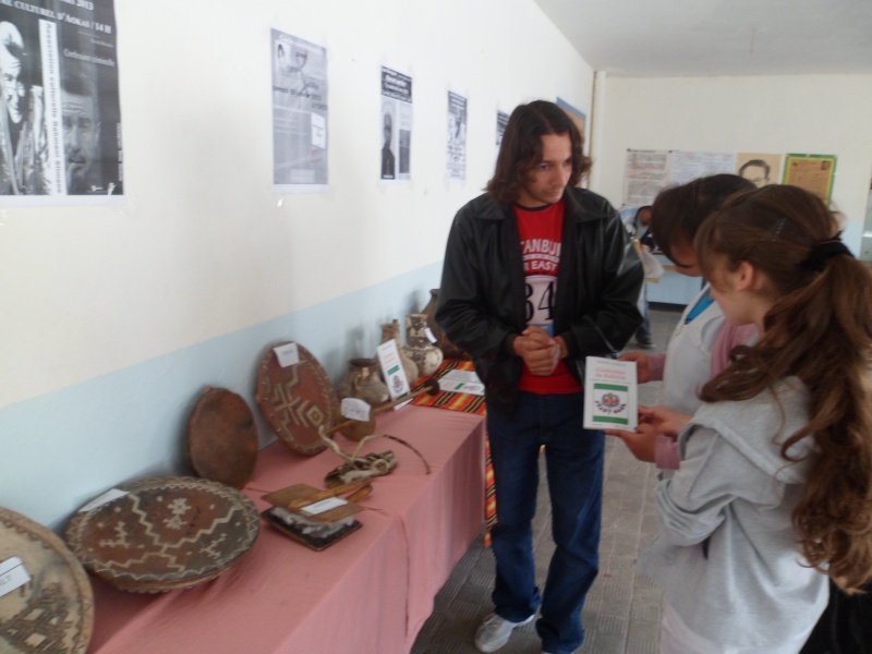 L'association Rahmani Slimane expose au lycée Chabane Amar d'Aokas! Sam_2213