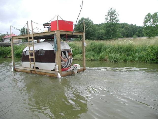 Pour naviguer à Aix-les-Bains, cet été...! Carava10