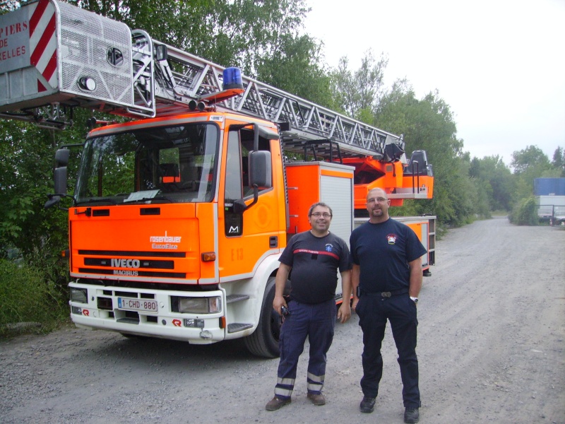 Exercice de désincarcération + stabilisation du véhicule pour les pompiers de soignies,équipe 1(16/08/2013). 04911