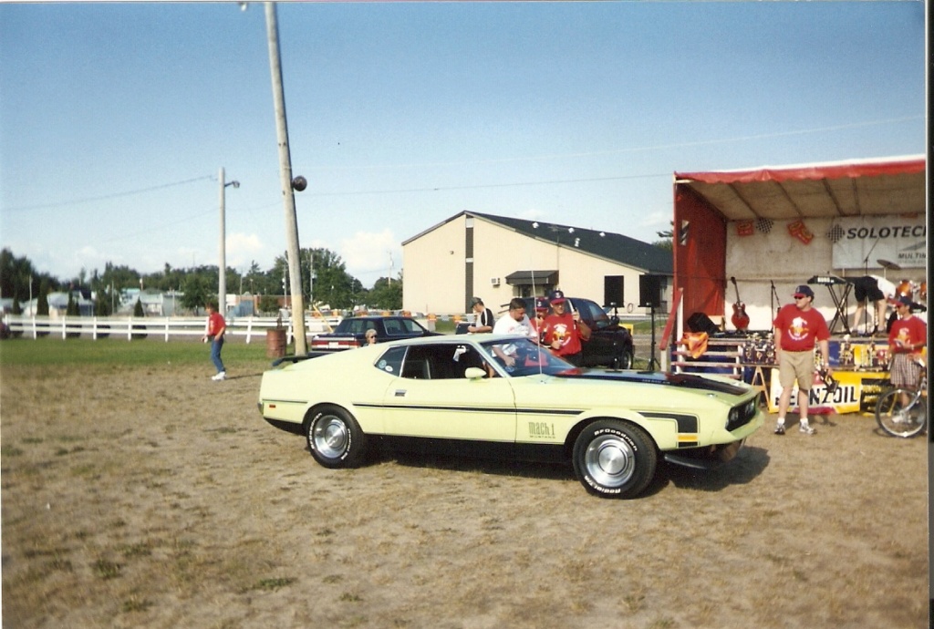 Montréal Mustang dans le temps! 1981 à aujourd'hui (Histoire en photos) - Page 9 1999-102