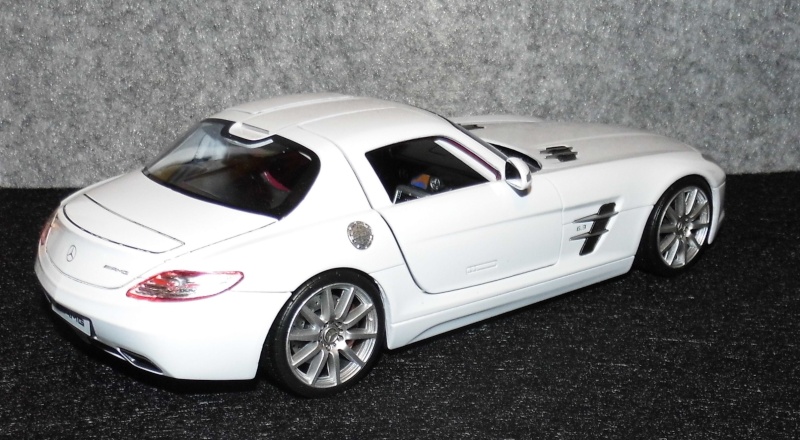 Mercedes SLS AMG Revell P1000321