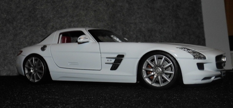 Mercedes SLS AMG Revell P1000323