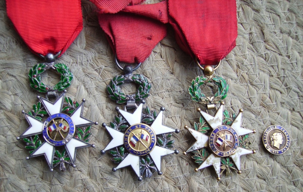 SVP aide estimation sur 3 médailles Légion d'Honneur Imgp8920