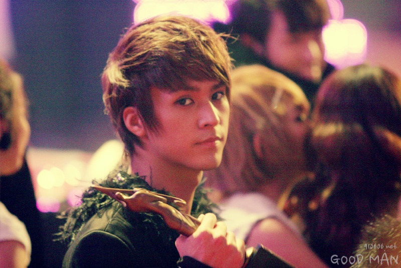 Son Dongwoon (손동운) 24576810