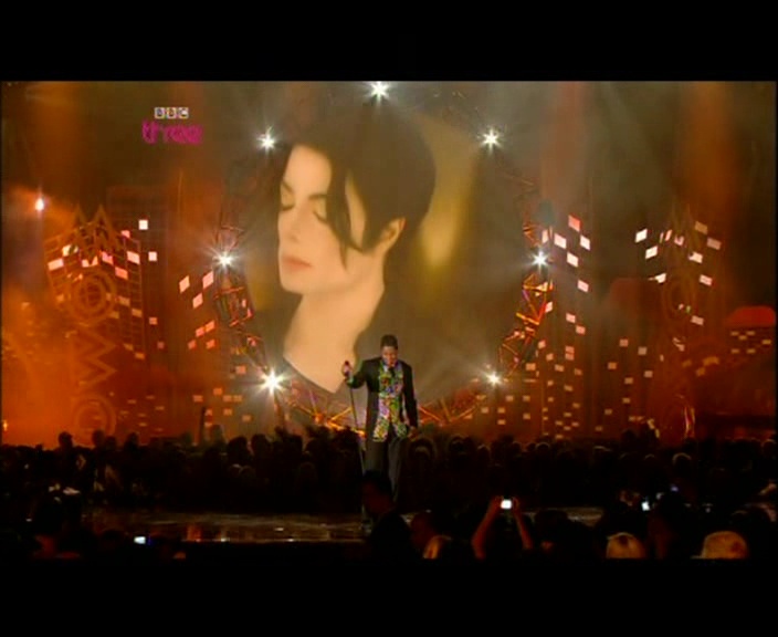 [DL] Michael Jackson Mobo Awards Tribute 2009 Latoya17