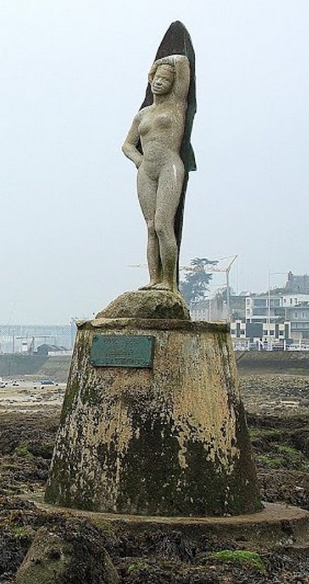 Histoire de sirène Statue12