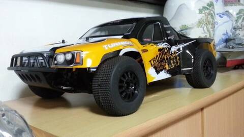 Marpek s first SCT HK Turnigy Trooper 4x4