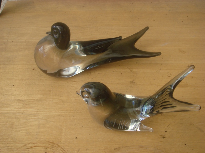 Two little birdies(are they a pair)...one is signed - V Nason, Murano  Barbad17