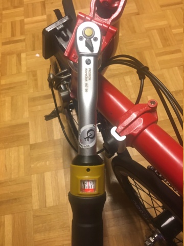 Fissures du pivot de la fourche titane de Brompton Ti_for10