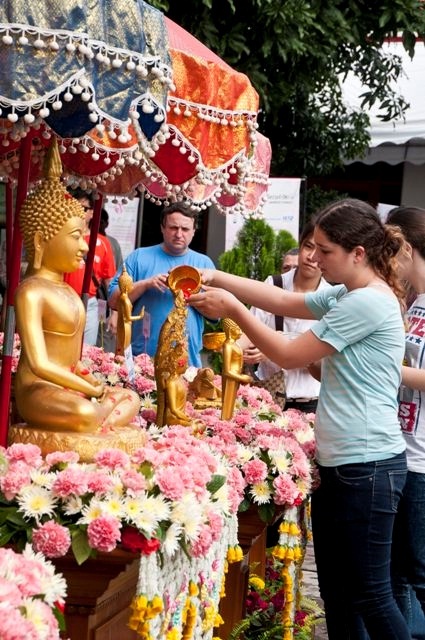 2013 - 2013/Tourism Authority of Thailand organise des célébrations à Bangkok et dans douzes provinces Songkr10