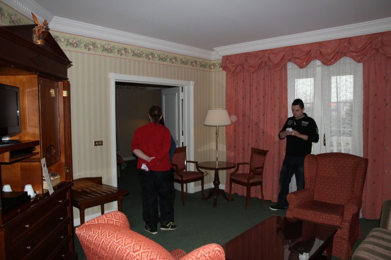  TR de notre séjour au Castle Club au disneyland hotel du 08/04 au 10/04/13   - Page 4 01410