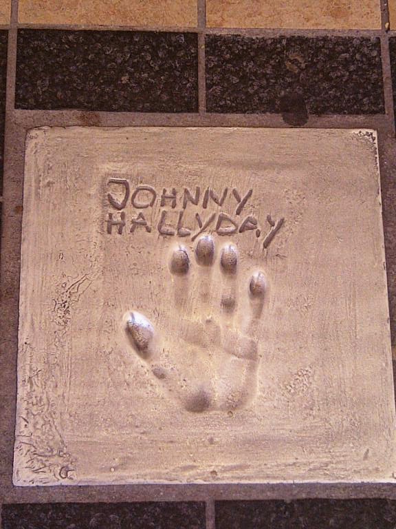 EMPREINTE MAIN JOHNNY A CANNES Johnny10